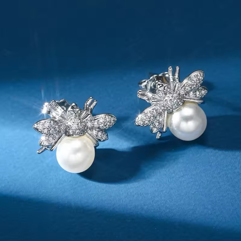 Abeille - Vintage Cute Bee Silver Earring with Pearl